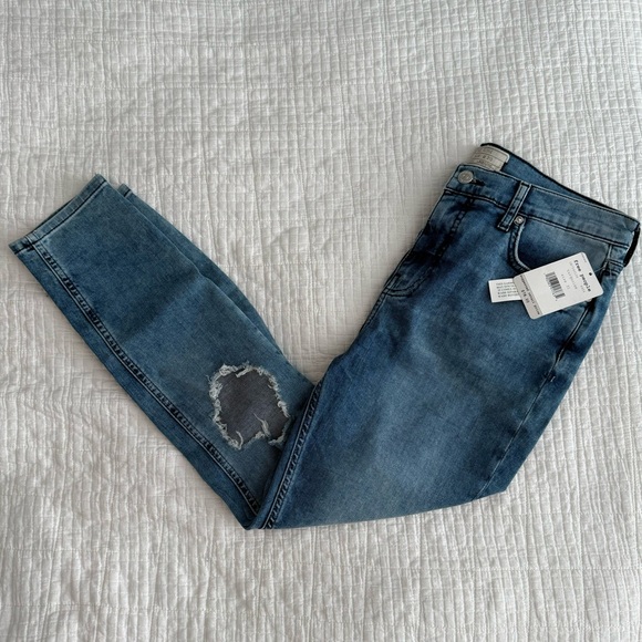 Free People NWT Busted Skinny Jeans 31S - Picture 8 of 8